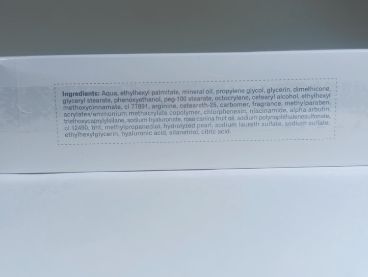 ضد آفتاب فلوئیدی روشنکننده و ضد لک استلین SPF50 مدل Bright Complete،حجم50میل